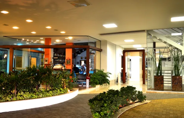 Espaço com cafeteria